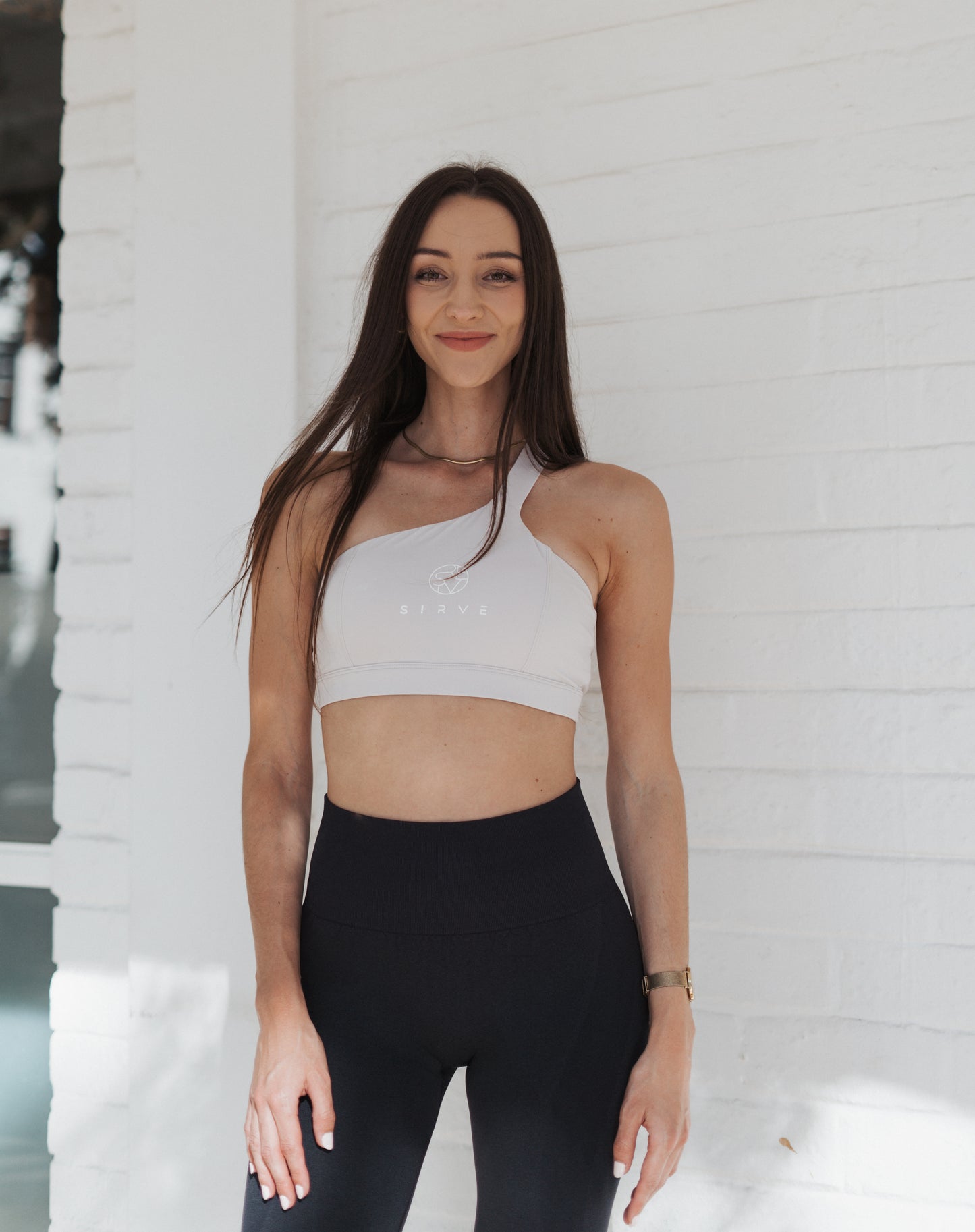 The stylish runner sports bra in fog