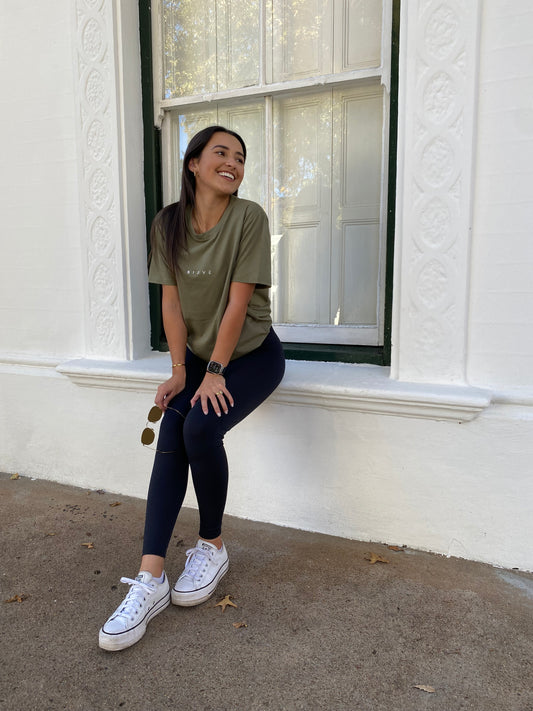 Go-to Long tees featuring the plain logo