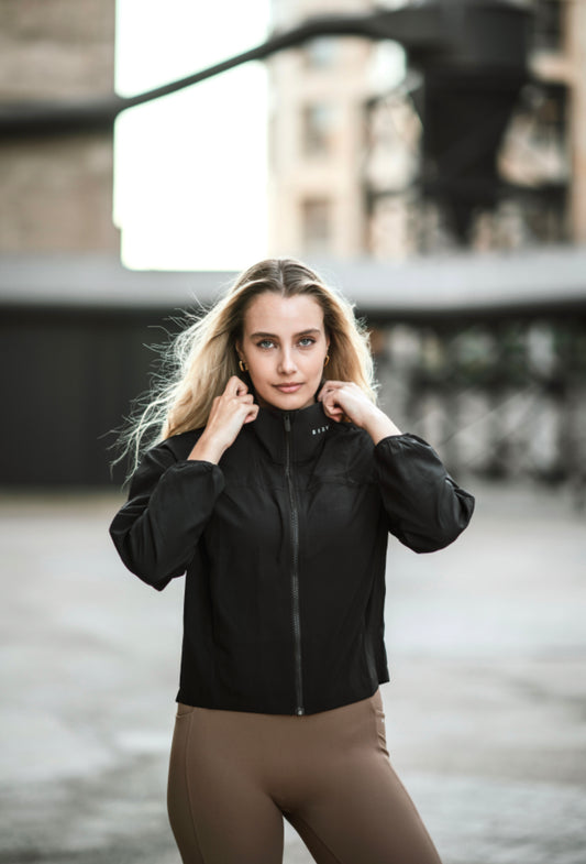 Accelerate Jacket in black